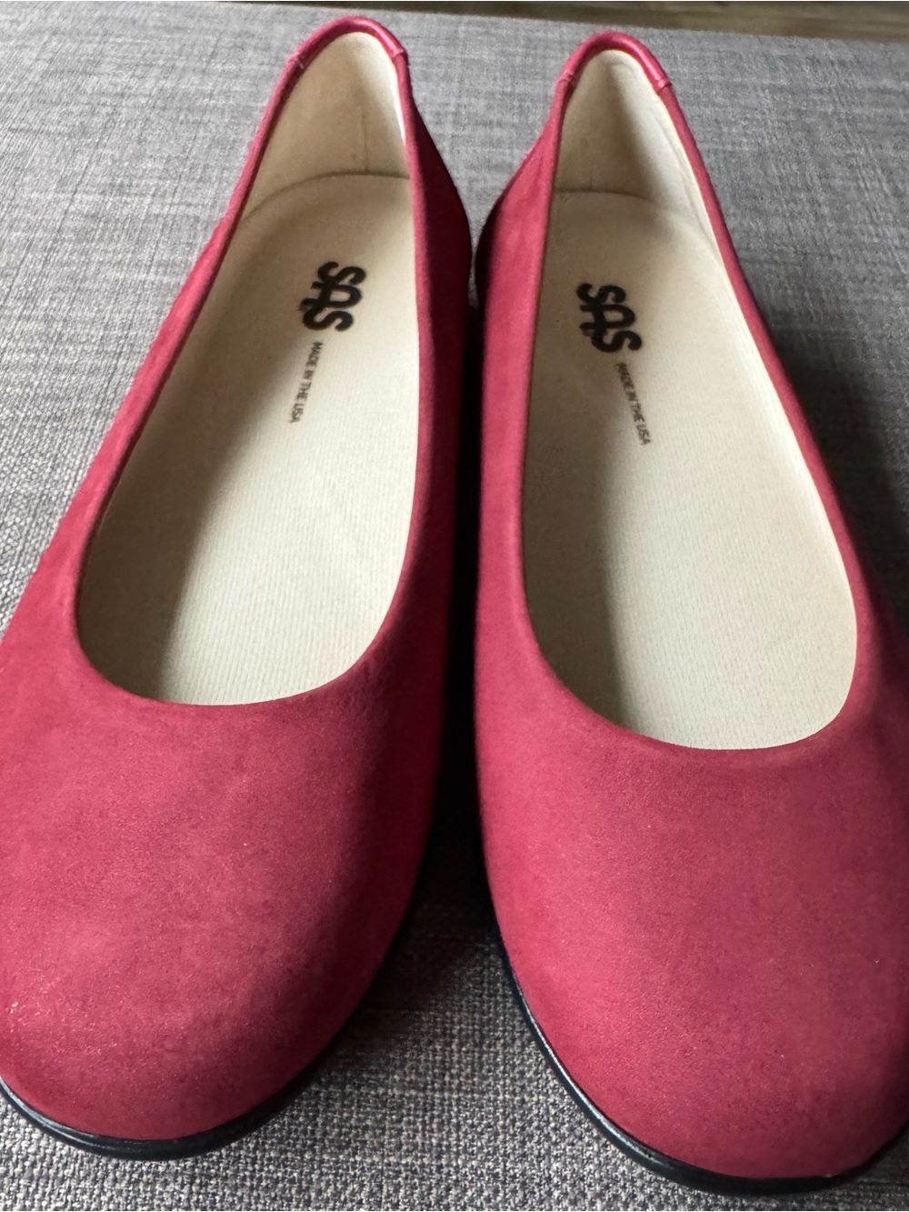 SAS Womens Crimson Suede Slip-On Flats 6.5 W